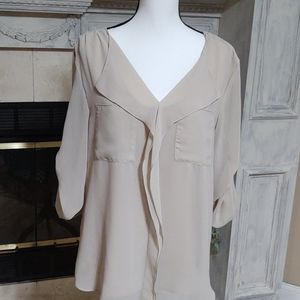 🛍️🛍️Calvin Klein beige blouse